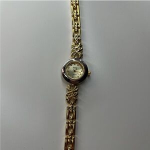 Women’s Vintage Style Gold Tone Watch